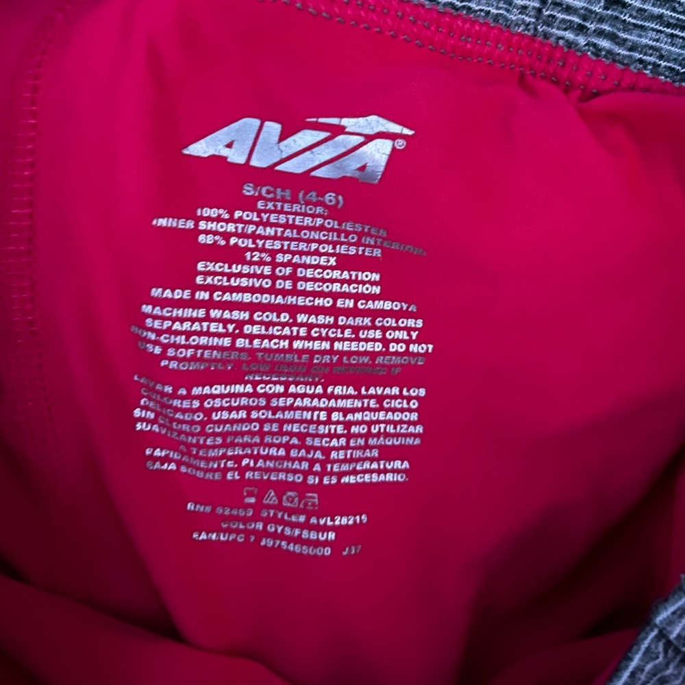 Avía workout shorts!